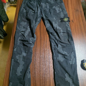 스톤아일랜드 카고패턴 정품 바지 팝니다