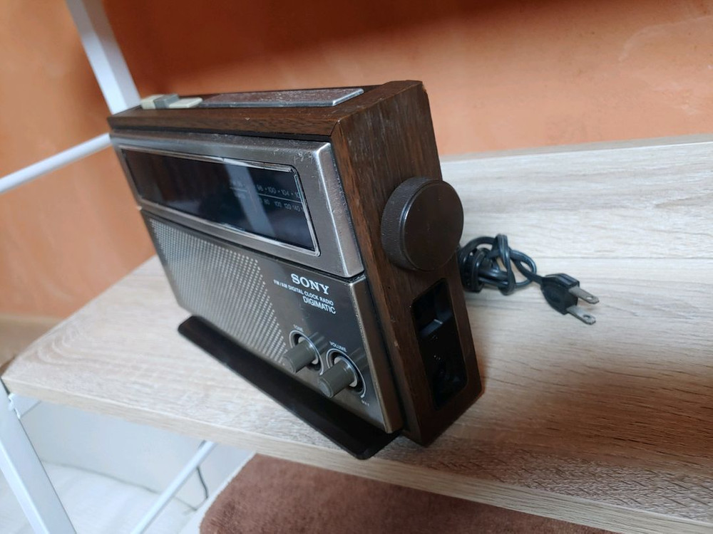 소니 빈티지 라디오 팝니다 이미지