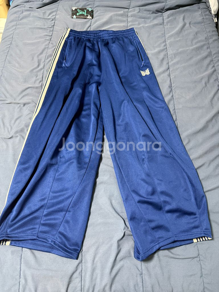 니들스 hd 트랙팬츠 로얄블루 xs 새상품급 팝니다.--2