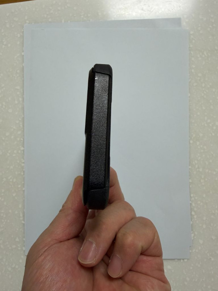 오터박스 커뮤터 시리즈 아이폰12프로맥스용 블랙 케이스 이미지