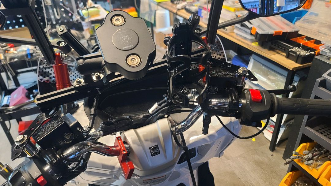 24년식 신차급 uhr125 캐노피바이크 4900km 이미지