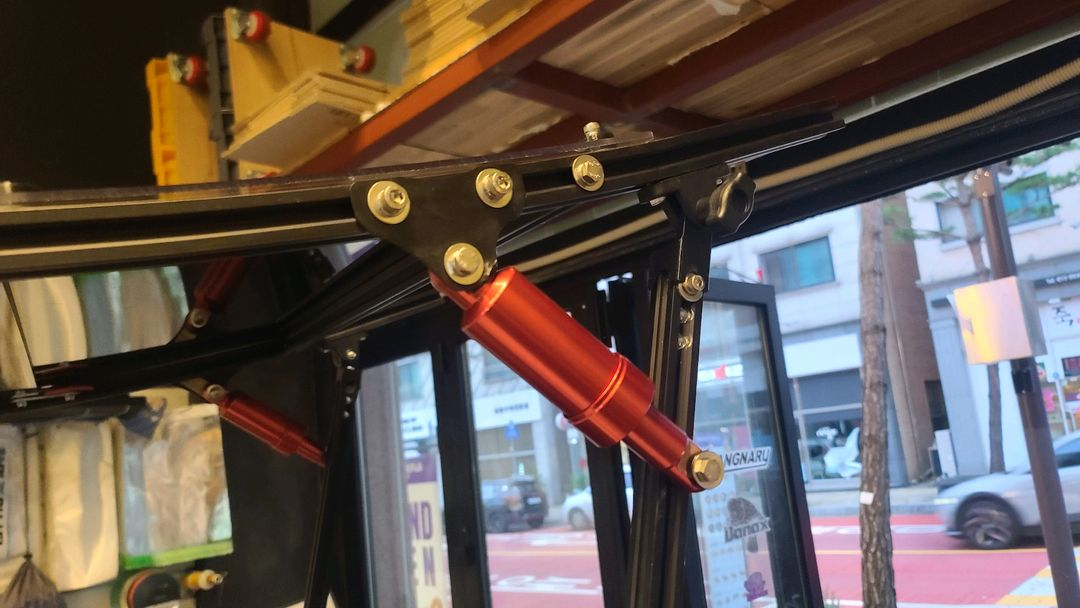 24년식 신차급 uhr125 캐노피바이크 4900km 이미지