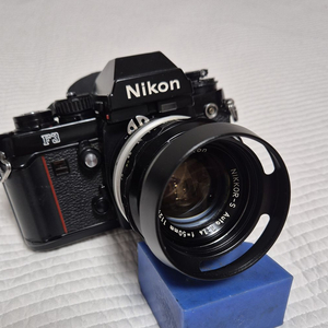 니콘f3바디와 니콘50.4 렌즈 일괄로 팝니다.