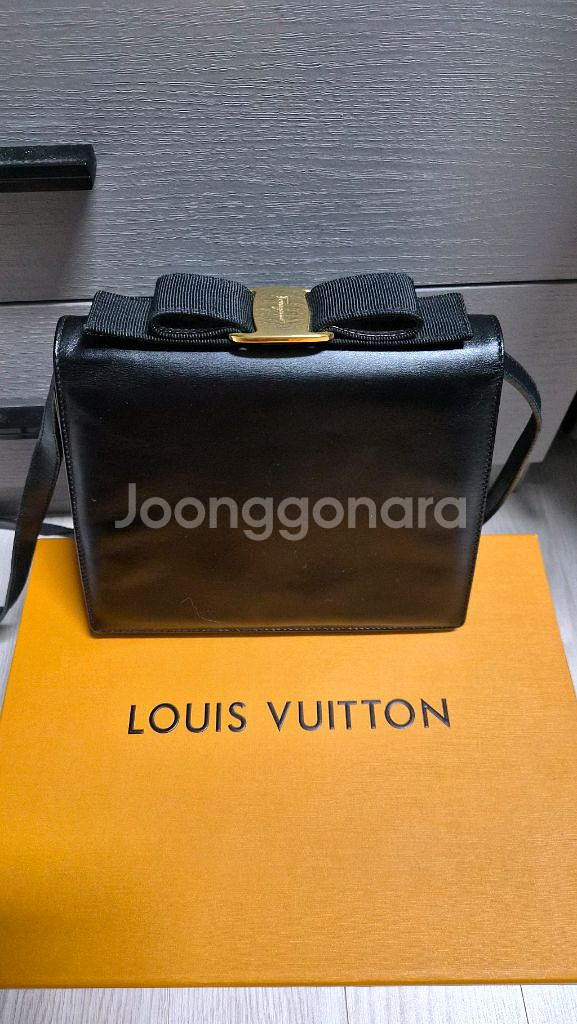 페레가모 바라보우 리본가방/정품 교환가능--0