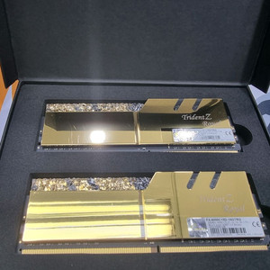 지스킬 트라이던트 지로얄 DDR4 4000 16GB