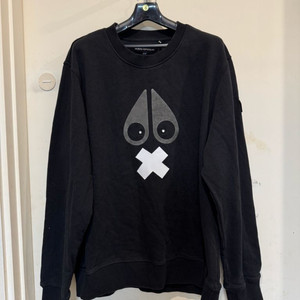 무스너클 X마크 맨투맨