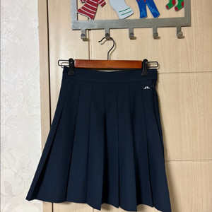 제이린드버그 플리츠치마