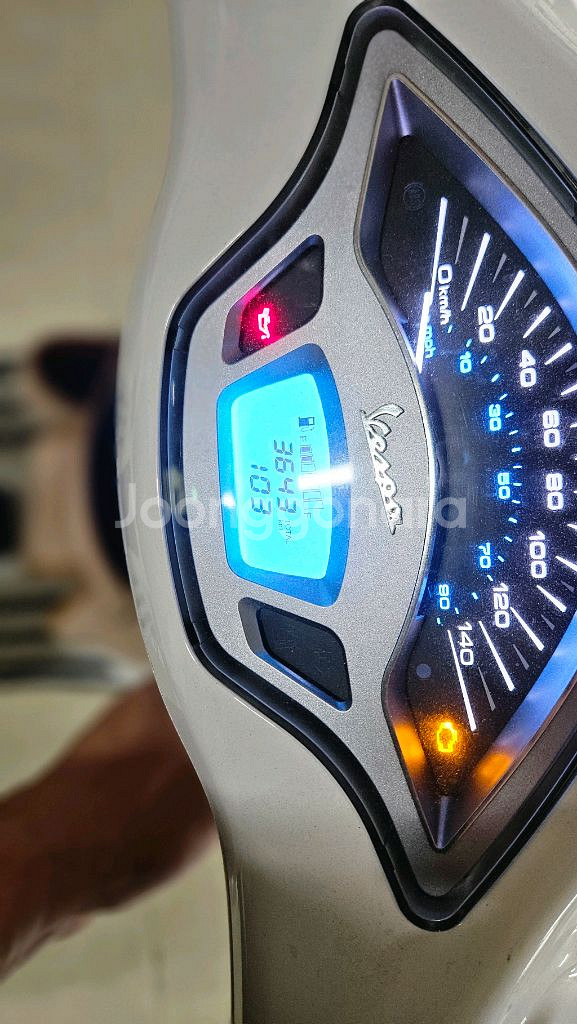 22년식 베스파 프리마베라 125 판매--7