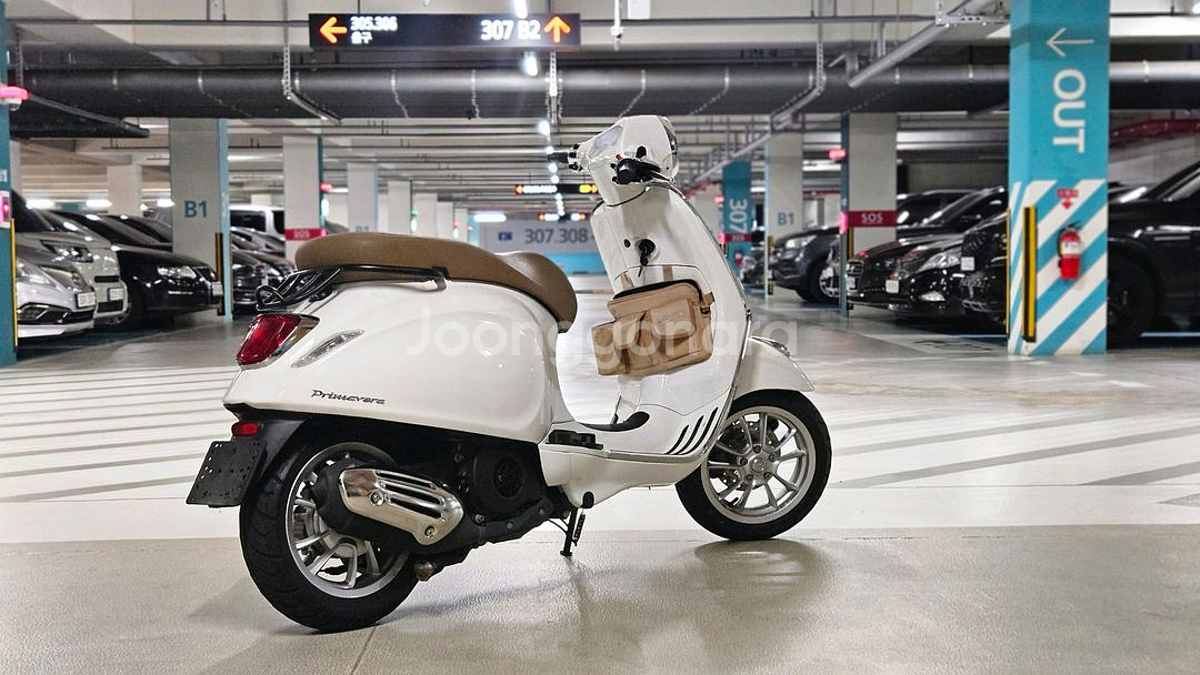 22년식 베스파 프리마베라 125 판매--2