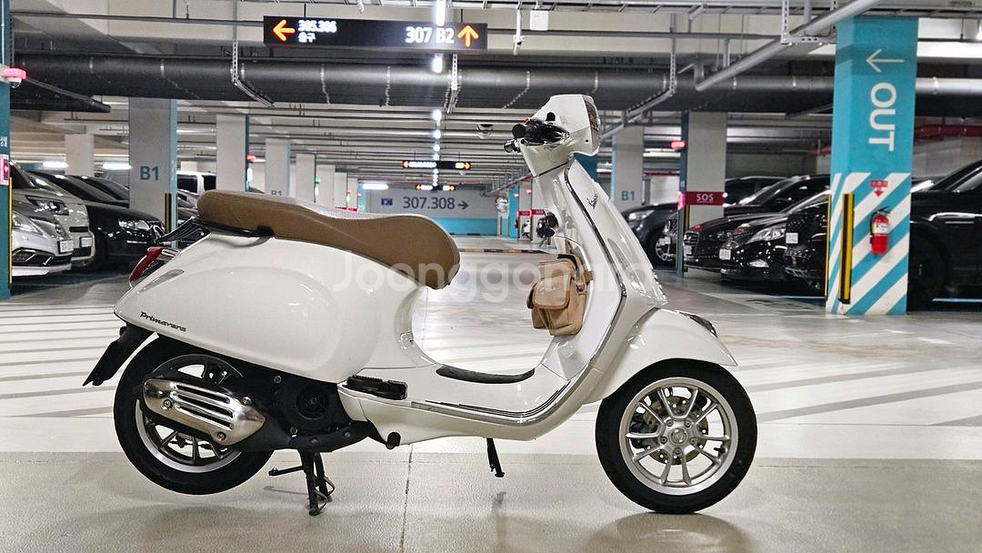 22년식 베스파 프리마베라 125 판매--3