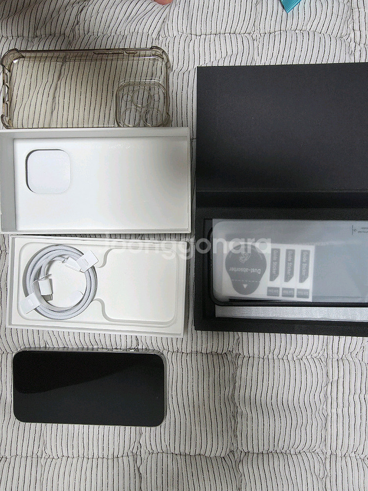 아이폰 15프로 화이트 256gb 자급제 풀박 팝니다--0
