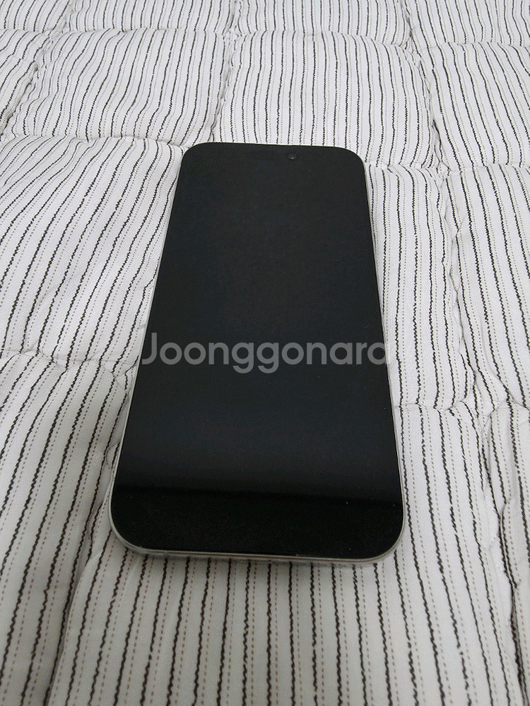 아이폰 15프로 화이트 256gb 자급제 풀박 팝니다--1