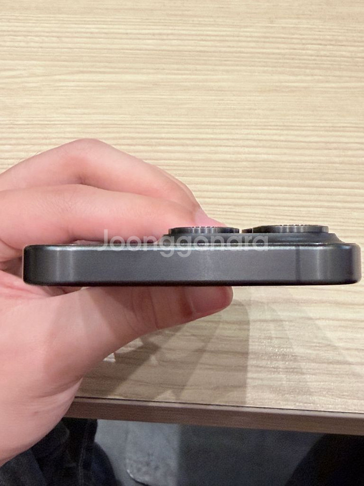 아이폰 15 프로 256GB 블랙 티타늄--1