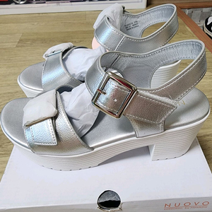 (새상품) NUOVO 실버 샌들힐