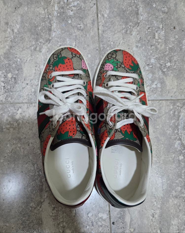 구찌 스트로베리 스니커즈 36--0