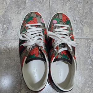 구찌 스트로베리 스니커즈 36