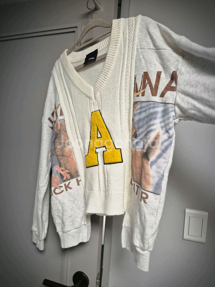 지에르 jierr니트배색 맨투맨 브이넥--7