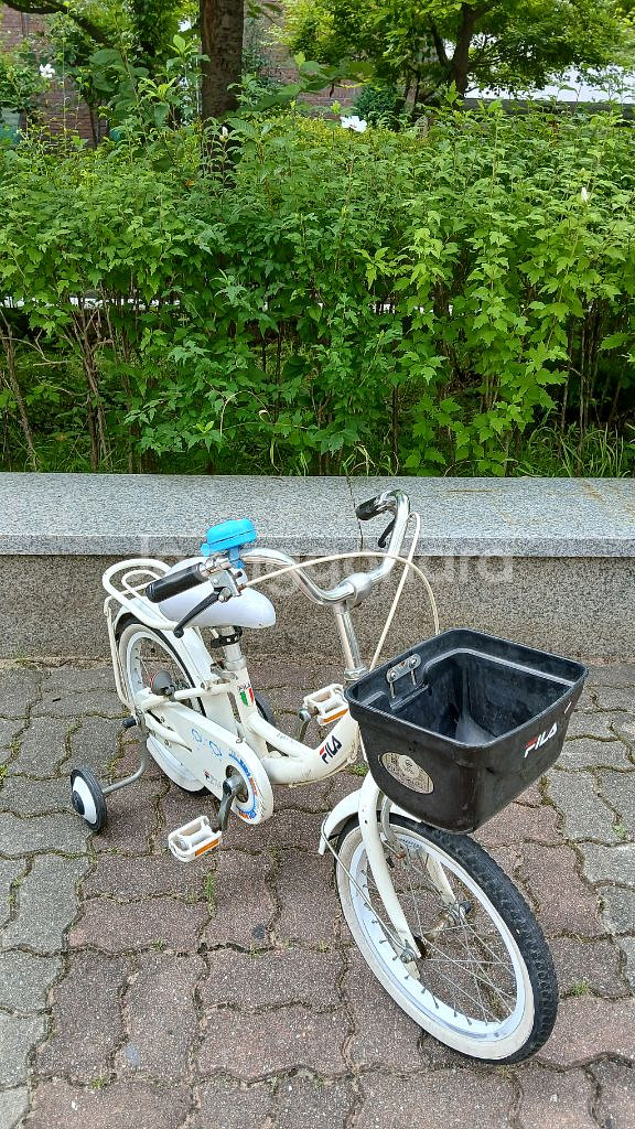 최고급 명품 초경량 패션 자전거 필라. 수도권 전철역--5