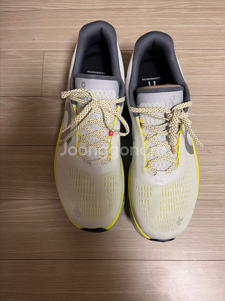 온러닝 클라우드몬스터2 리미티드 에디션 아이보리 라임--1