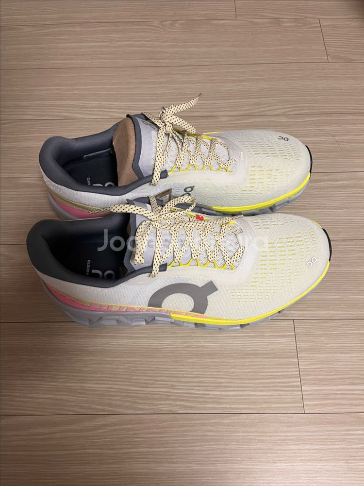 온러닝 클라우드몬스터2 리미티드 에디션 아이보리 라임--3