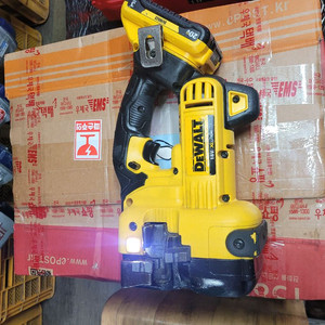 디월트전산볼트카타기DCS350 최상품 컷팅기 커터기