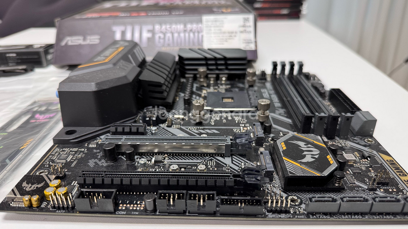 ASUS TUF b450m-pro GAMING--4