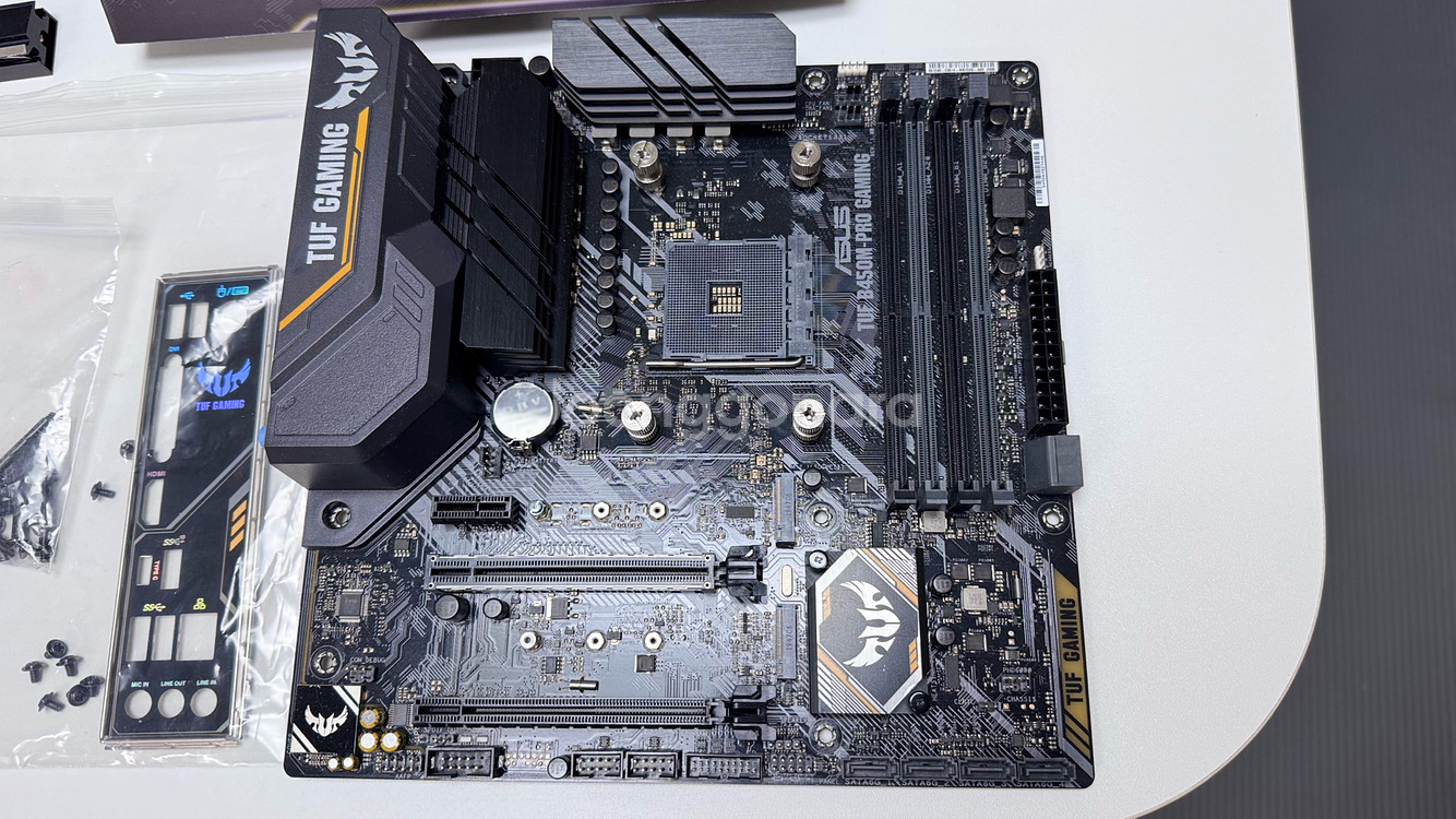 ASUS TUF b450m-pro GAMING--2