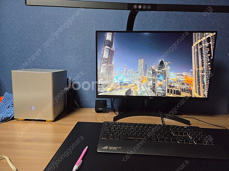 itx i7 8700 asus rog strix--0