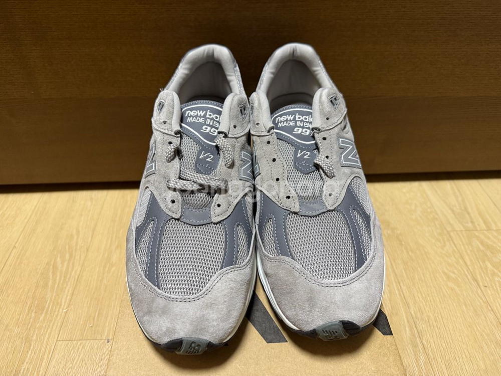 뉴발란스991v2 그레이 새제품 285 사이즈 판매합니--1