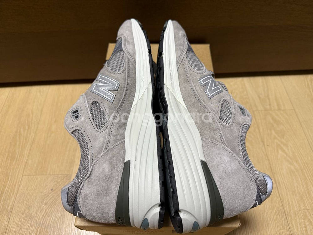 뉴발란스991v2 그레이 새제품 285 사이즈 판매합니--4