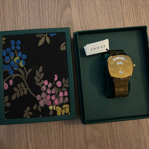 새것 구찌 그립 메탈시계 골드 남여공용 38mm