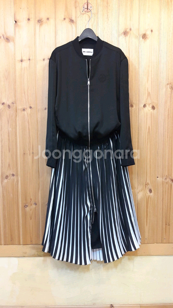 *칼라거펠트 생기욤 시그니처 원피스 *--0