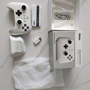 8BitDo 얼티메이트 블루투스 컨트롤러 팝니다 팔얼블
