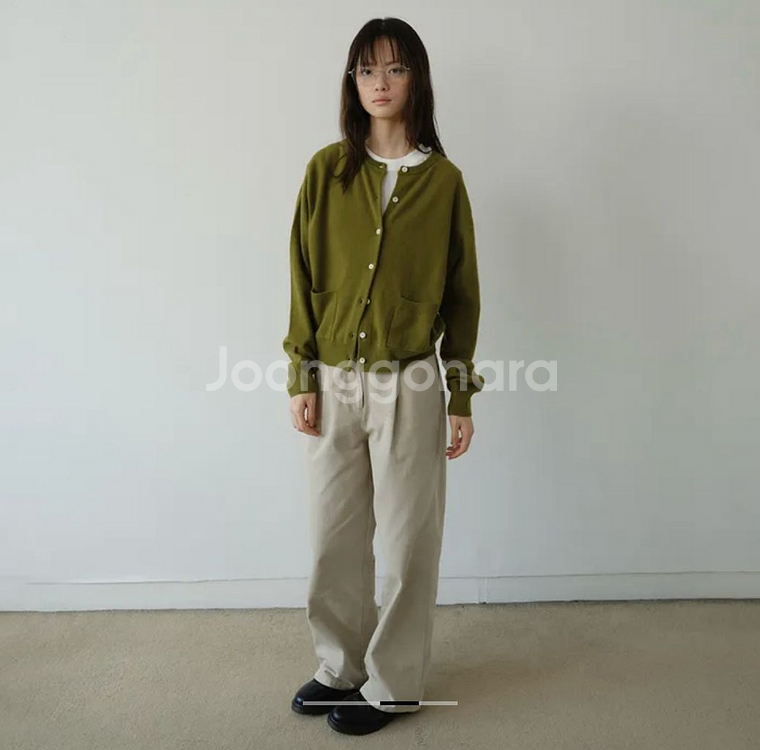 아유서울 포켓라운드울가디건(올리브그린)--3