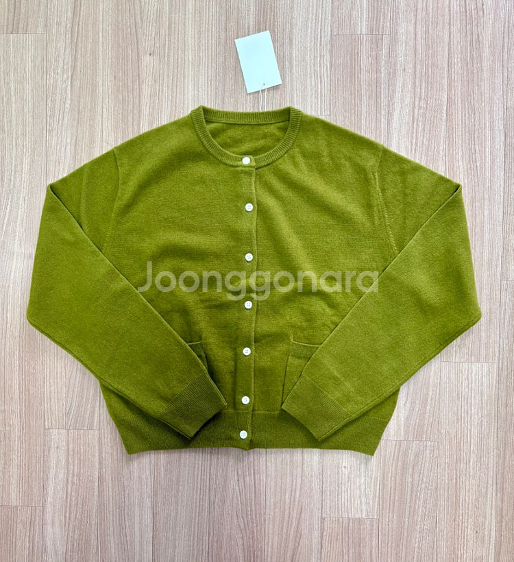 아유서울 포켓라운드울가디건(올리브그린)--4