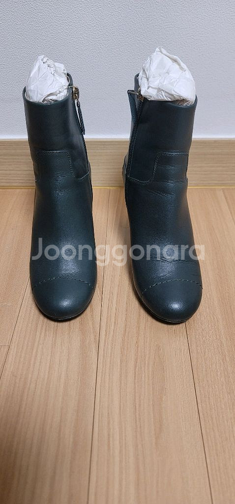 샤넬 앵클부츠(36)팝니다--2