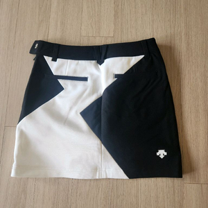 데상트 여성 골프치마