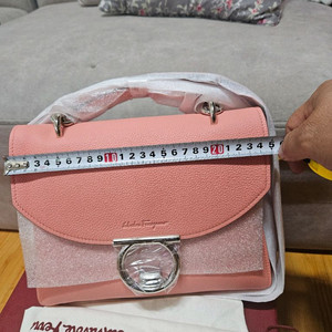 페라가모 마고백 새상품