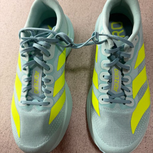 아디다스 에보sl 러닝화 235cm