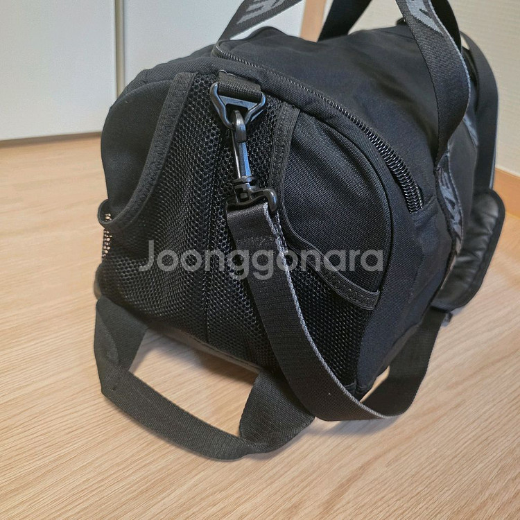 나이키 보스턴백 중고가방입니다.--2