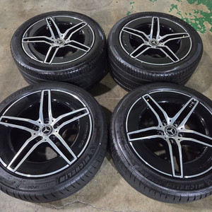 벤츠 W214 E300AMG 19인치 정품 휠타이어