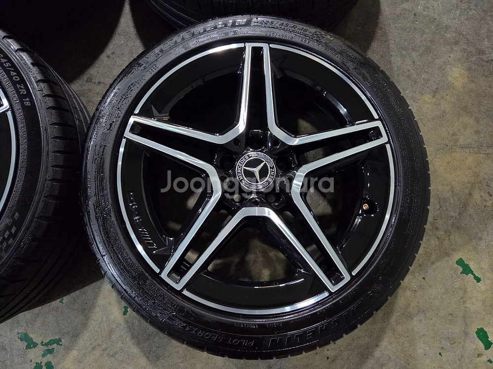 벤츠 W205 C클래스AMG 18인치 정품 휠타이어--3
