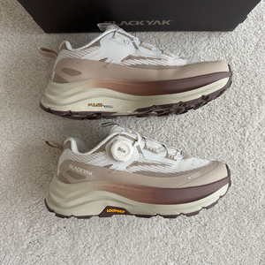 블랙야크 하이퍼 필스 D GTX 트레킹화 235사이즈