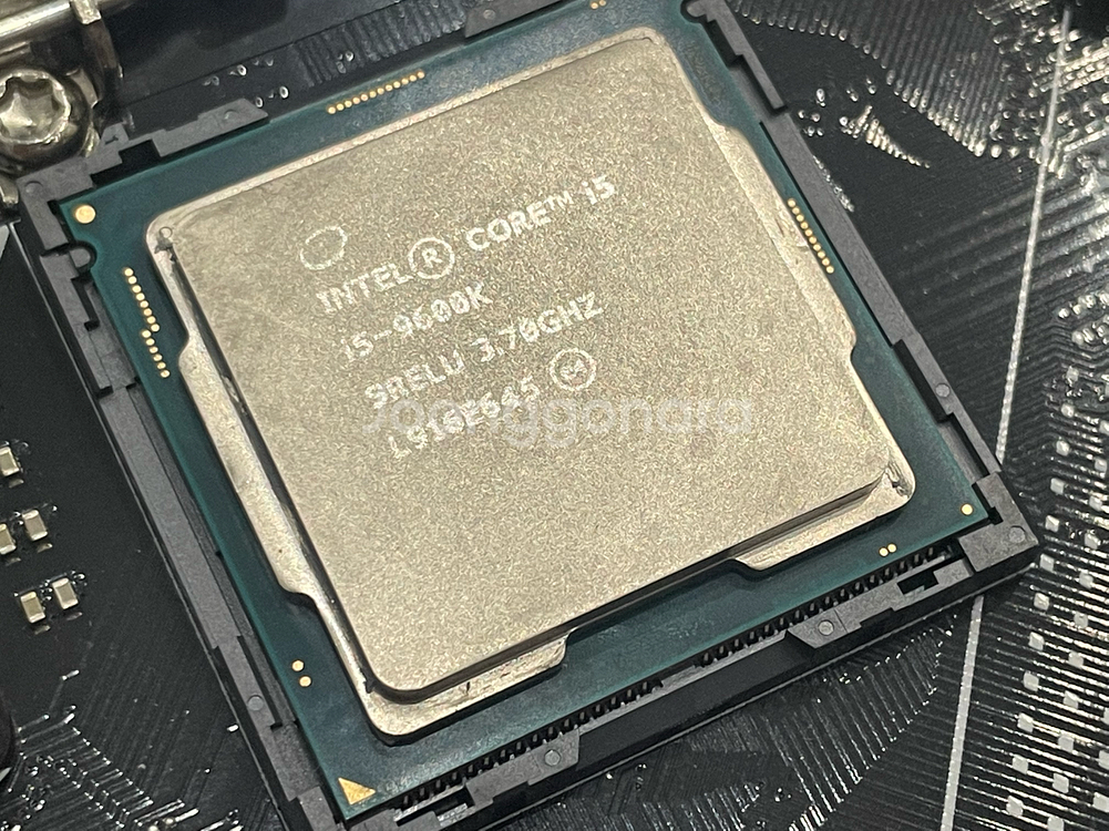 인텔 i5 9600k 9세대 CPU--0