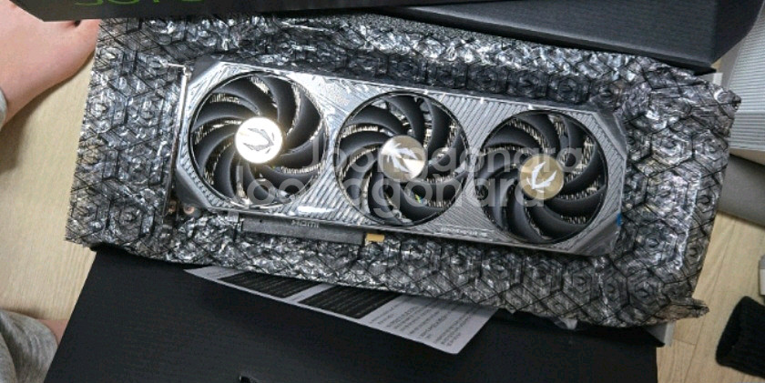 조택 rtx5070 풀박스--0