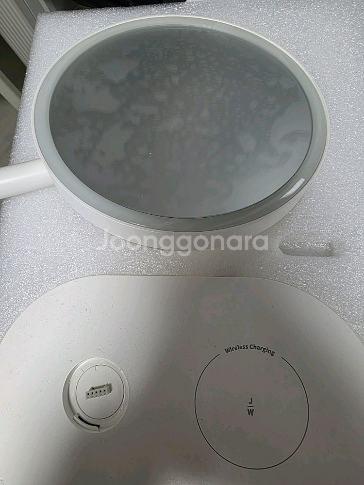 거울+램프+무선충전기능 있는제품 풀박스 판매합니다.--1