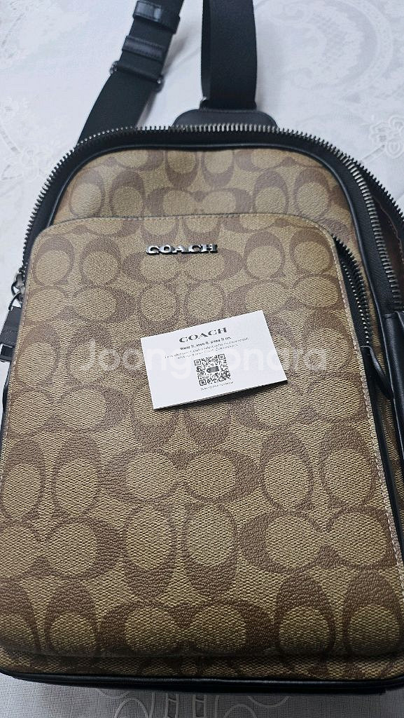 코치 크로스백--1