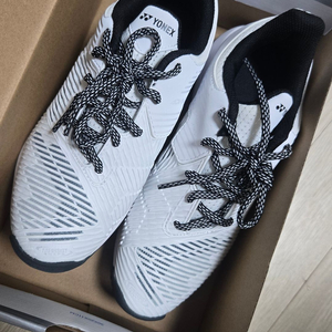 요넥스 테니스화 240