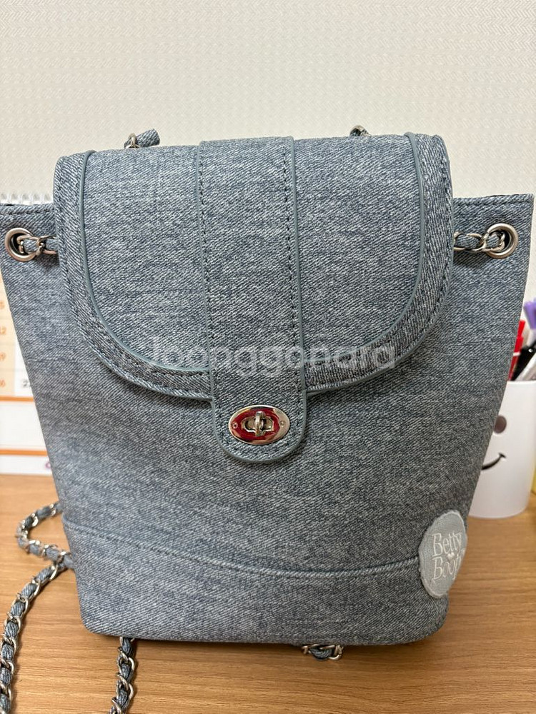 베티붑 버클 체인 미니 백팩_얼킨 캔버스 블루색상 가방--1