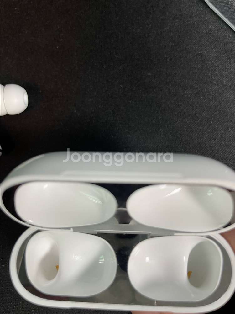 Apple 에어팟 프로 2세대 (USB-C)--4